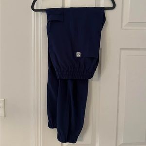 Wonder winks renew scrub joggers